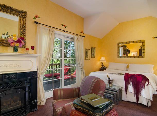 Отель Madrona Manor Хилдсбург Экстерьер фото
